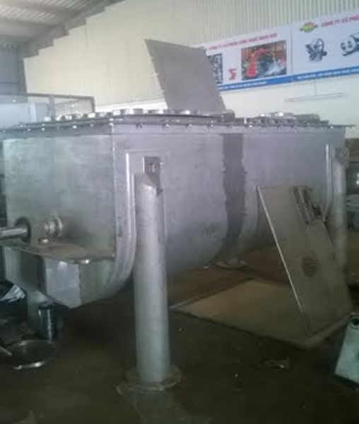 Máy trộn thức ăn chăn nuôi